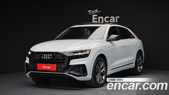 Audi Q8 55 TFSI Quattro Premium - фото 0