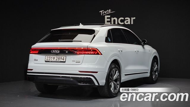 Audi Q8 55 TFSI Quattro Premium - фото 1