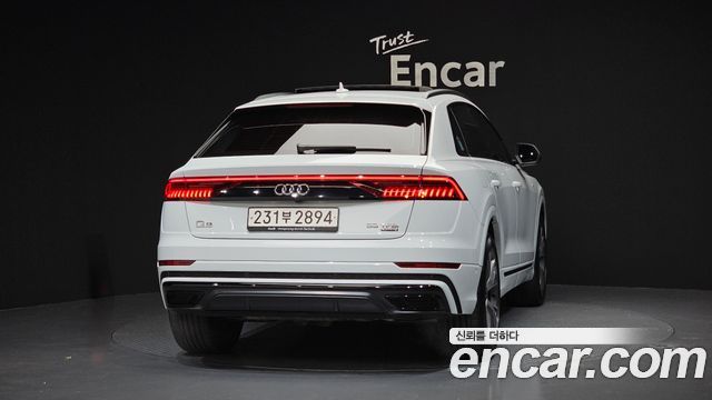 Audi Q8 55 TFSI Quattro Premium - фото 3