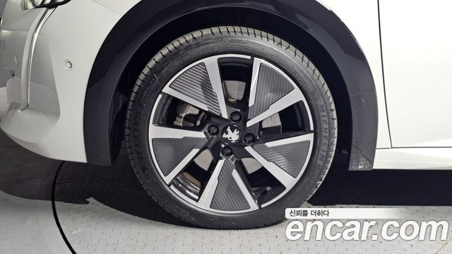 Peugeot 208 2-го поколения GT - фото 4