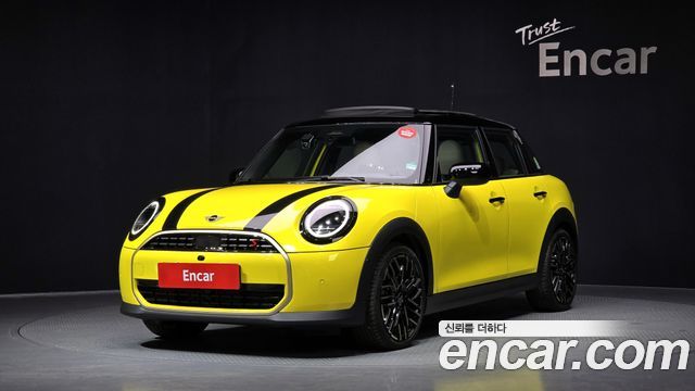 Mini Cooper S 4-го поколения 5 Door Favoured - фото 0