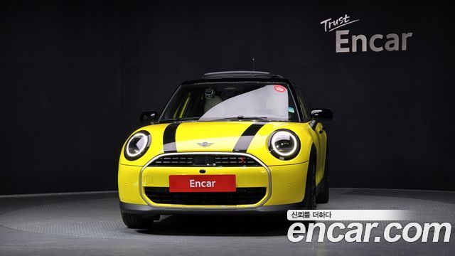 Mini Cooper S 4-го поколения 5 Door Favoured - фото 2