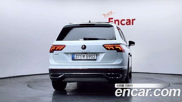 Volkswagen Tiguan Allspace 2.0 TSI Prestige - фото 3