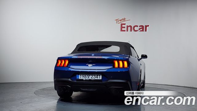 Ford Mustang 7-го поколения 2.3 Ecoboost Premium Convertible - фото 3