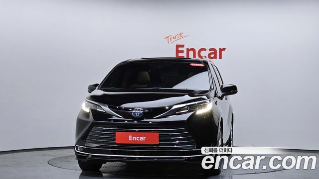 Toyota Sienna 4-го поколения 2.5 Hybrid 2WD - фото 1