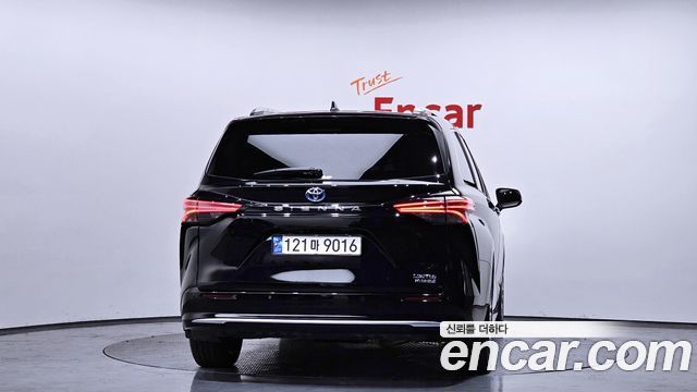 Toyota Sienna 4-го поколения 2.5 Hybrid 2WD - фото 2
