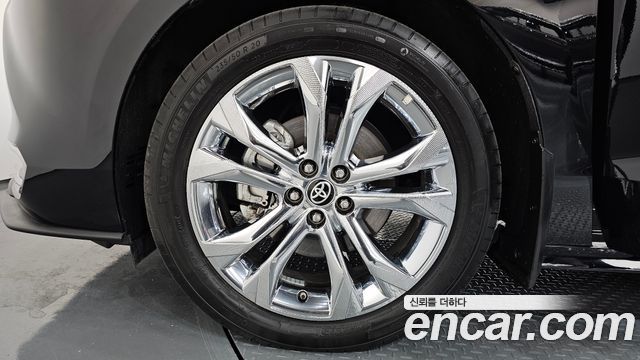 Toyota Sienna 4-го поколения 2.5 Hybrid 2WD - фото 3