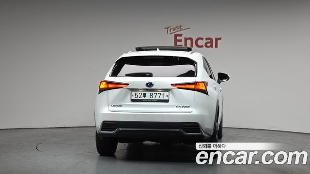 Lexus NX 300h Executive - фото 2