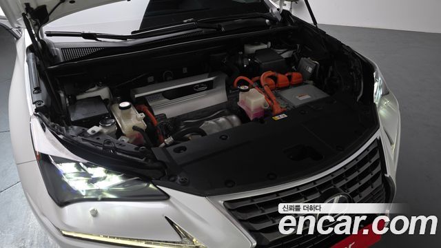 Lexus NX 300h Executive - фото 4