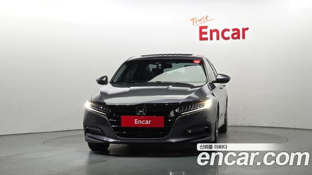 Honda Accord 10-го поколения 2.0 Hybrid Touring - фото 2
