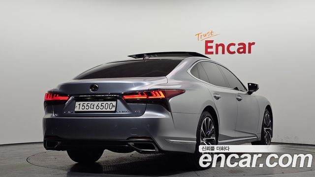 Lexus LS 500 3.5 Luxury AWD - фото 1