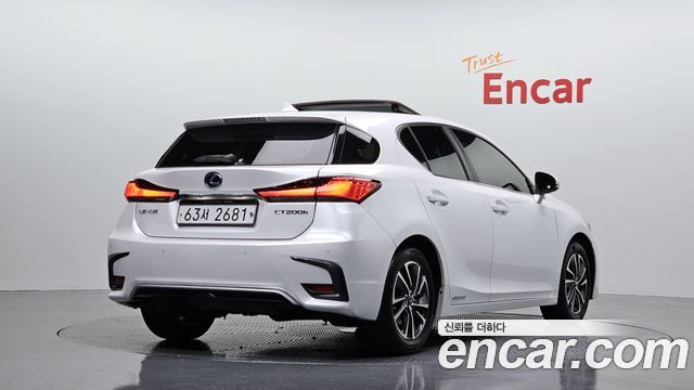 Lexus CT200h 1.8 Supreme ZWA10 - фото 1