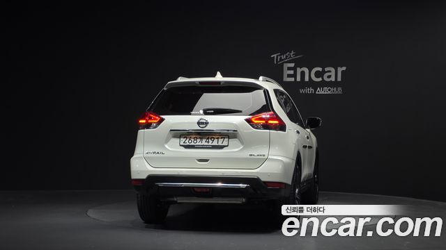 Nissan X-Trail 2.5 Tech 4WD - фото 3