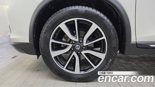 Nissan X-Trail 2.5 Tech 4WD - фото 4