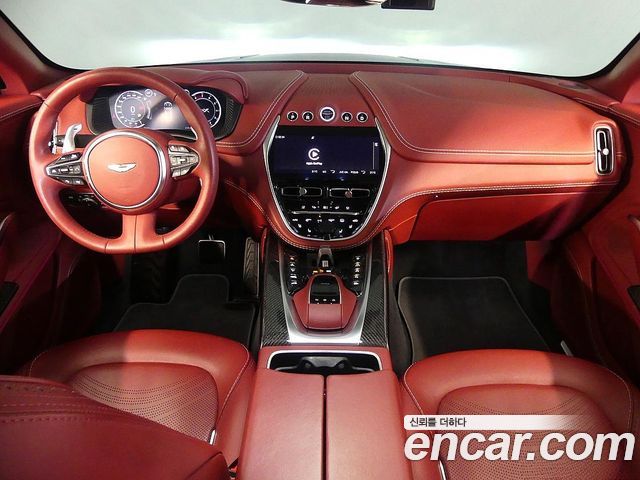 Aston Martin DBX 4.0 V8 - фото 3