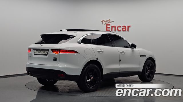 Jaguar F-PACE 20d Prestige - фото 0