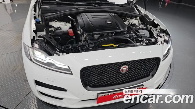 Jaguar F-PACE 20d Prestige - фото 4