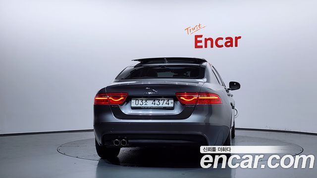 Jaguar XE 20d R-Sport - фото 3