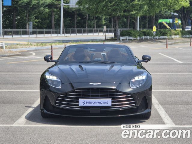 Aston Martin DB12 4.0 V8 Volante - фото 2
