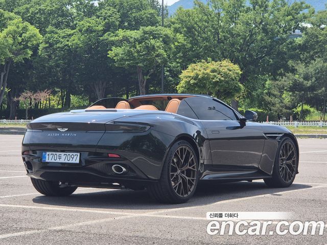 Aston Martin DB12 4.0 V8 Volante - фото 3