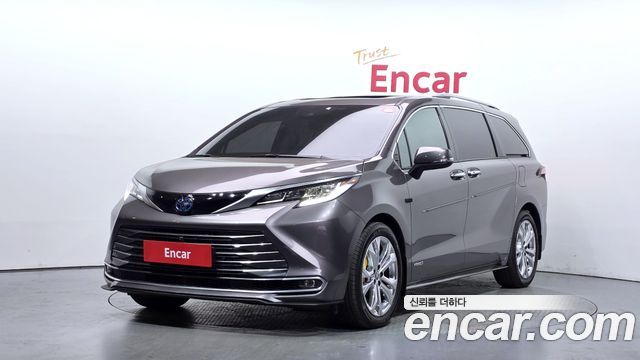 Toyota Sienna 4-го поколения 2.5 Hybrid 2WD - фото 0