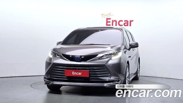 Toyota Sienna 4-го поколения 2.5 Hybrid 2WD - фото 2