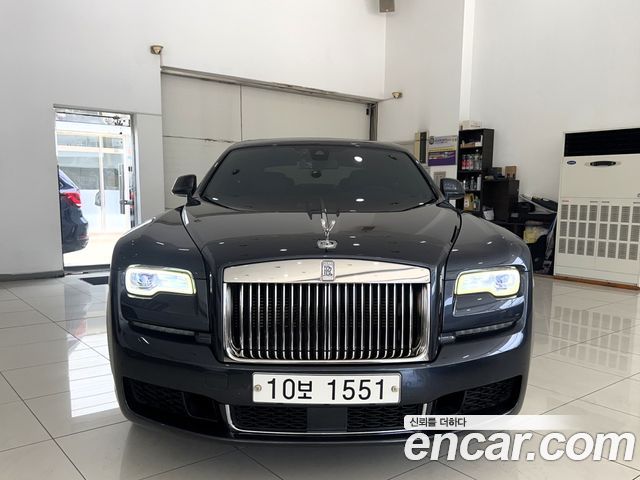 Rolls-Royce Ghost 6.6 V12 - фото 2