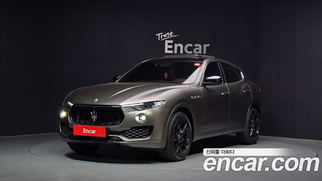 Maserati Levante 3.0 Diesel AWD - фото 0