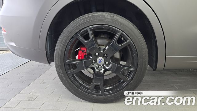 Maserati Levante 3.0 Diesel AWD - фото 4