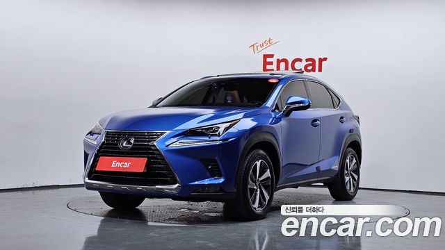 Lexus NX 300h Supreme - фото 0