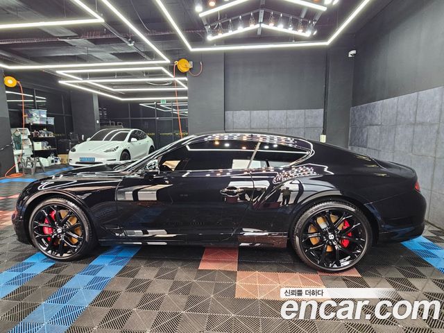 Bentley Continental GT 4.0 GTS - фото 3