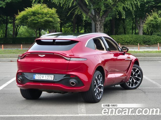 Aston Martin DBX 4.0 V8 - фото 3