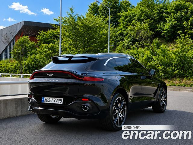 Aston Martin DBX 4.0 V8 - фото 1