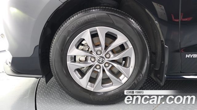 Toyota Sienna 4-го поколения 2.5 Hybrid AWD - фото 4