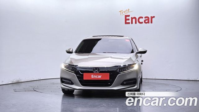 Honda Accord 10-го поколения 2.0 Hybrid EX-L - фото 2