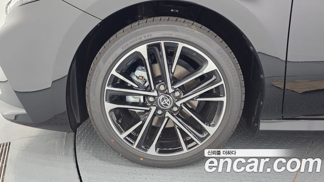 Toyota Camry XV80 2.5 XLE Premium Hybrid - фото 4