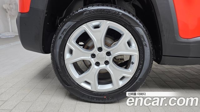 Jeep Renegade 2.4 Limited AWD - фото 4