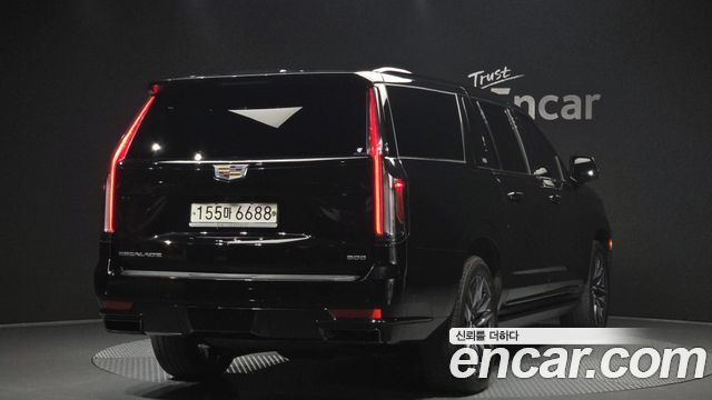 Cadillac Escalade 5-го поколения 6.2 ESV ESV Sports Platinum - фото 1