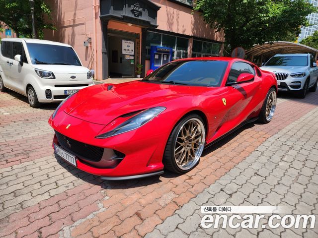 Ferrari 812 6.5 V12 - фото 0