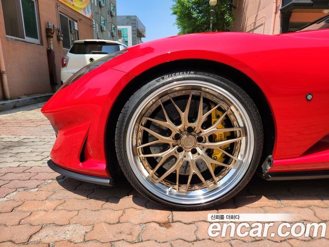 Ferrari 812 6.5 V12 - фото 2