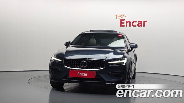 Volvo V60 Cross Country 2-го поколения T5 Pro AWD - фото 2