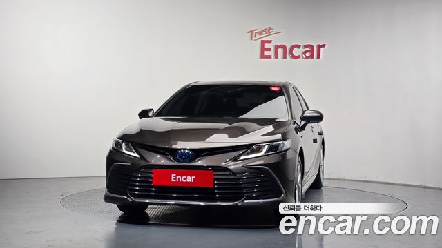 Toyota Camry XV70 2.5 LE Hybrid - фото 2