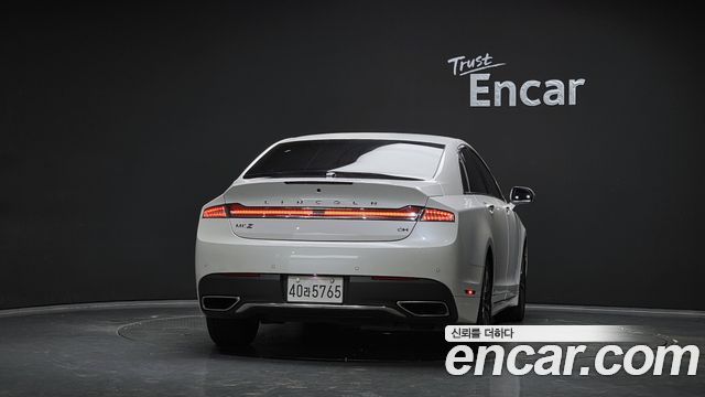 Lincoln MKZ Hybrid 2nd - фото 3