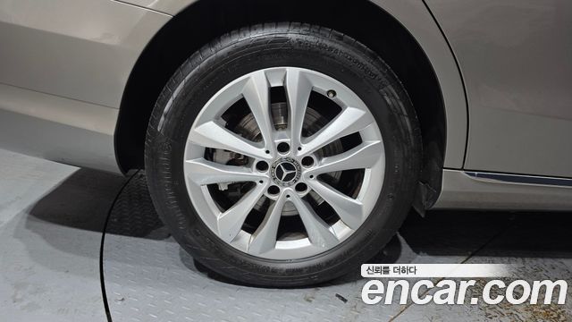 Mercedes-Benz C-Class W205 C200 Avantgarde - фото 4
