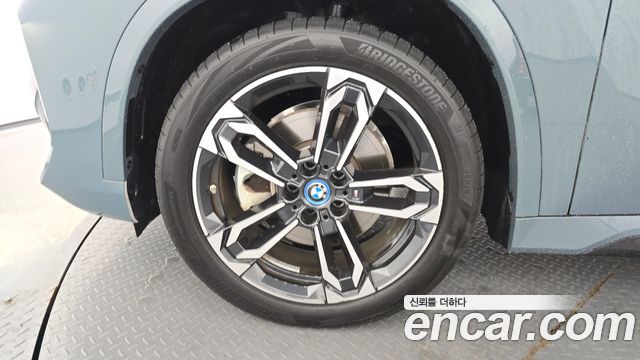 BMW iX1 U11 xDrive 30 M Sport - фото 4