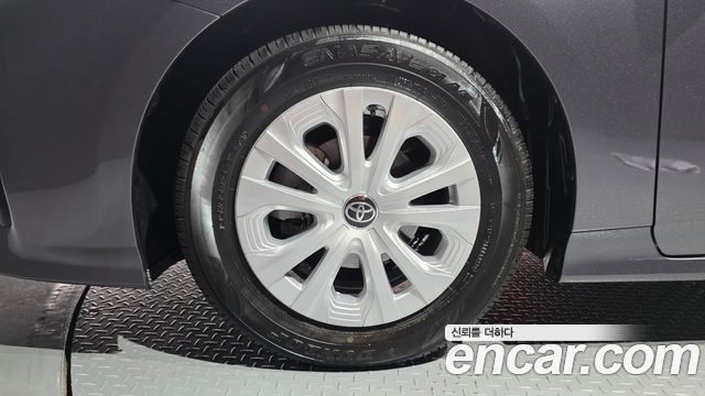 Toyota Prius 4-го поколения 1.8 - фото 4