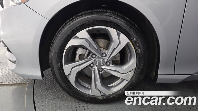 Honda Accord 10-го поколения 1.5 Turbo - фото 4
