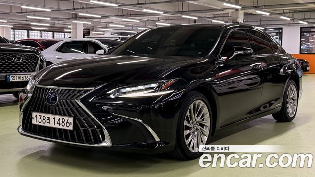 Lexus ES 300h 7-го поколения Executive - фото 0