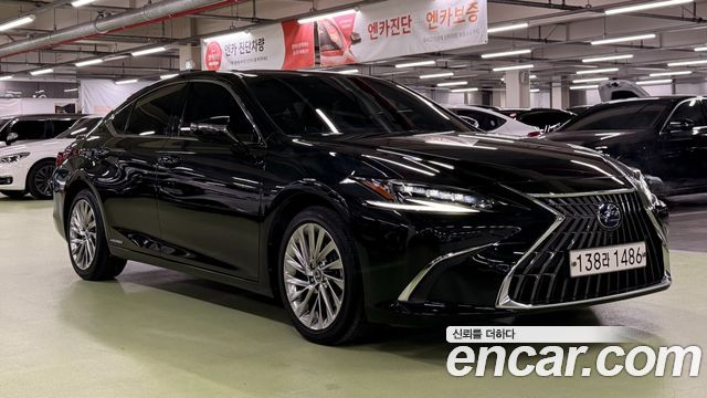 Lexus ES 300h 7-го поколения Executive - фото 2