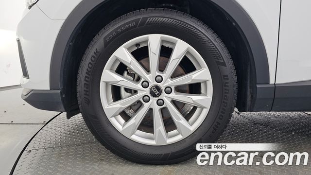 Audi Q3 F3 35 TDI - фото 3